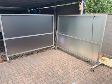 top 2x verijdbare windschermen met melkglas mooi bij lounge  beschikbaar voor biedingen
