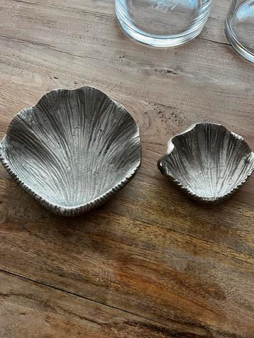 2 schelpen van Riviera Maison beschikbaar voor biedingen