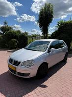 Volkswagen Polo 1.4 55KW 2006 Grijs, Auto's, Volkswagen, Voorwielaandrijving, 15 km/l, Origineel Nederlands, Handgeschakeld