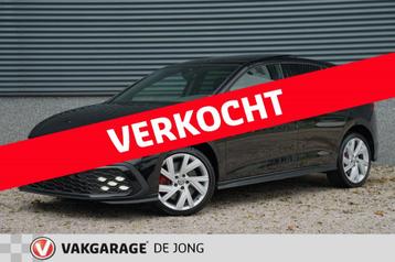 Volkswagen Golf GTE 245PK Hybride | Pano | Trekhaak | Keyles beschikbaar voor biedingen