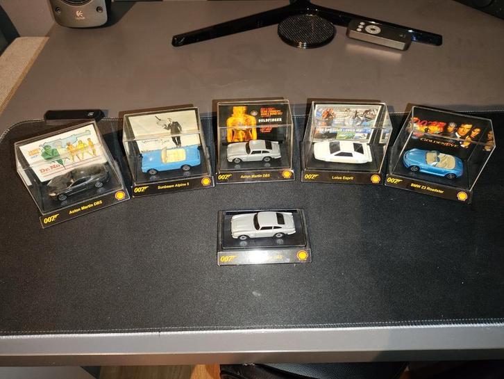 James Bond Auto's Shell Collectie, Hobby en Vrije tijd, Modelauto's | 1:18, Zo goed als nieuw, Auto, Overige merken, Ophalen of Verzenden