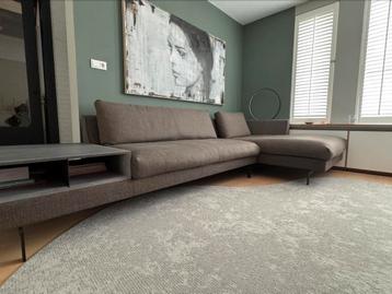 Exclusieve Hofstede Raanhuis bank met chaisse longue & tafel beschikbaar voor biedingen