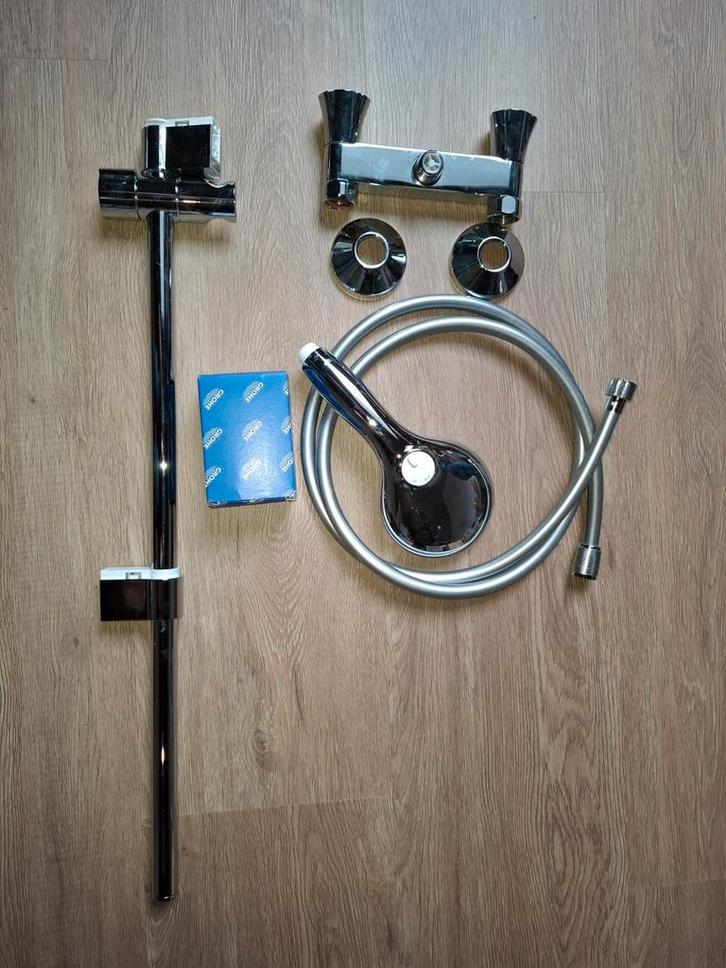 Complete doucheset chroom NIEUWSTAAT, Doe-het-zelf en Verbouw, Sanitair, Zo goed als nieuw, Douche, Chroom, Ophalen
