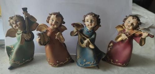 1224 4 Mooie vrolijke Engeltjes met muziek instrumenten, Verzamelen, Religie, Zo goed als nieuw, Christendom | Katholiek, Beeld(je)
