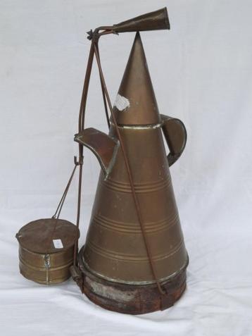 Grote Arabische antieke messing waterkan met houder en stoof beschikbaar voor biedingen