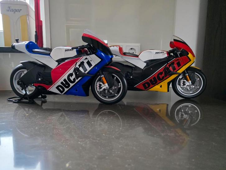 2x Ducati Schaalmodel 1:6 - Nieuw in originele Verpakking!, Hobby en Vrije tijd, Modelbouw | Auto's en Voertuigen, Nieuw, Overige typen