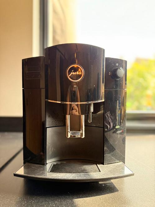 Jura D4 koffiemachine, Witgoed en Apparatuur, Koffiezetapparaten, Zo goed als nieuw, Koffiebonen, Koffiemachine, Afneembaar waterreservoir