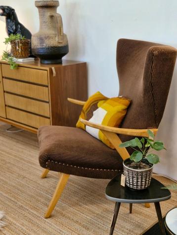 Vintage fauteuil bruin ribcord 70s beschikbaar voor biedingen
