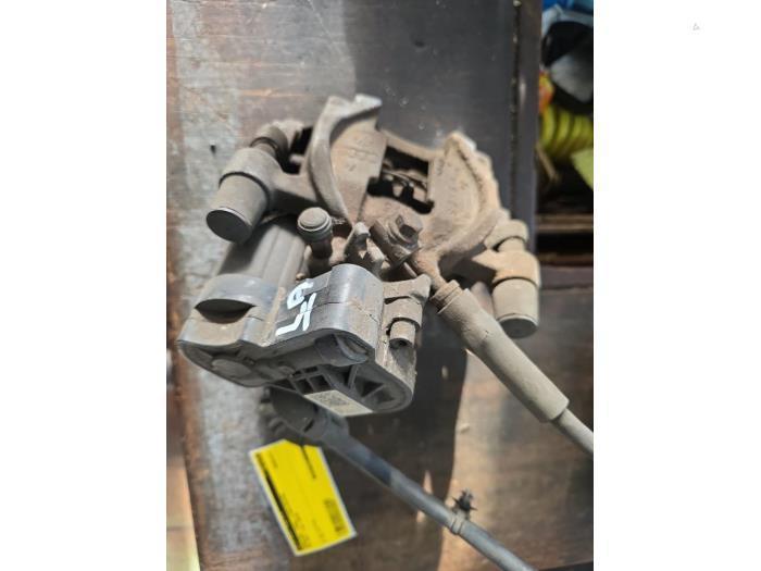 Remklauw (Tang) links-achter van een Volkswagen Golf, Auto-onderdelen, Remmen en Aandrijving, Volkswagen, Gebruikt, 3 maanden garantie