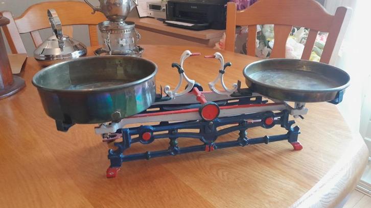 ouderwetse weegschaal met pannetjes, Antiek en Kunst, Antiek | Koper en Brons, Ophalen
