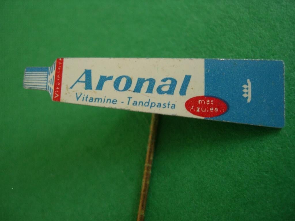 Speldje van Aronal (tandpasta), Verzamelen, Verzenden, Zo goed als nieuw, Merk, Speldje of Pin