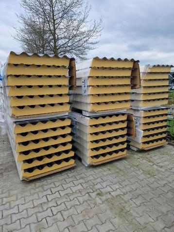 Golfpanelen Sandwichpaneel Isolatiepanelen Golfprofiel Roof beschikbaar voor biedingen