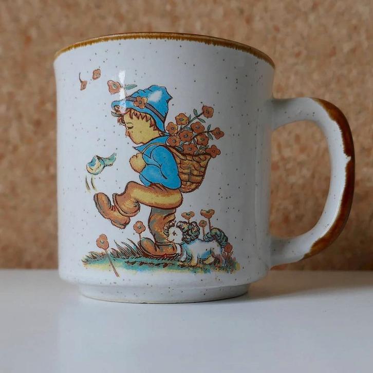 Retro spikkel mok, Huis en Inrichting, Keuken | Servies, Zo goed als nieuw, Kop(pen) en/of Schotel(s), Overige stijlen, Aardewerk