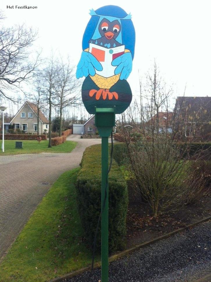 Feestpalen / straatversiering Fabeltjeskrant te huur, Hobby en Vrije tijd, Feestartikelen | Verhuur, Gebruikt, Overige, Ophalen