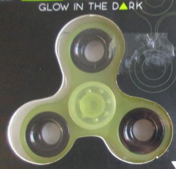 2 nieuwe spinners Glow in the Dark à 1,00 beschikbaar voor biedingen