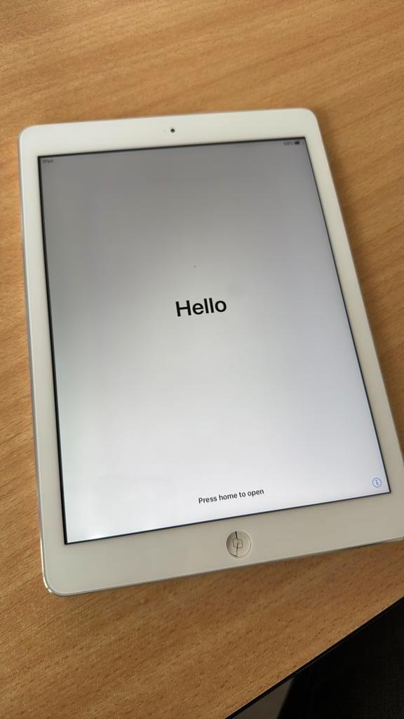 Ipad Air 1 model 1474 - 16 GB, Computers en Software, Apple iPads, Gebruikt, Apple iPad Air, Wi-Fi, 10 inch, 16 GB, Wit, Ophalen of Verzenden