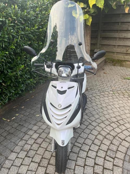 Scooter Piaggio Zip - 1 jaar oud - 3653 km gelopen, Fietsen en Brommers, Scooters | Piaggio, Zo goed als nieuw, Zip, Maximaal 45 km/u