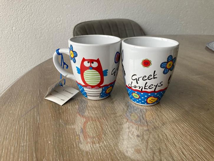 2 mokken uit Griekenland uil en ezel (ophalen/verzenden), Huis en Inrichting, Keuken | Servies, Nieuw, Kop(pen) en/of Schotel(s)