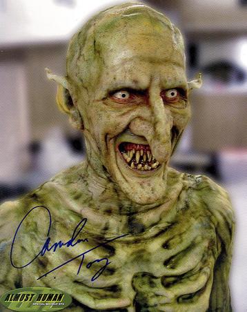Gesigneerde foto's van Camden Toys, oa uit Buffy The Vamp Sl beschikbaar voor biedingen
