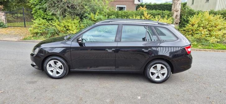 Skoda FABIA combi 1.2 TSI Ambition*navigatie*cruise*trekhaak, Auto's, Skoda, Bedrijf, Fabia, ABS, Airbags, Airconditioning, Bluetooth