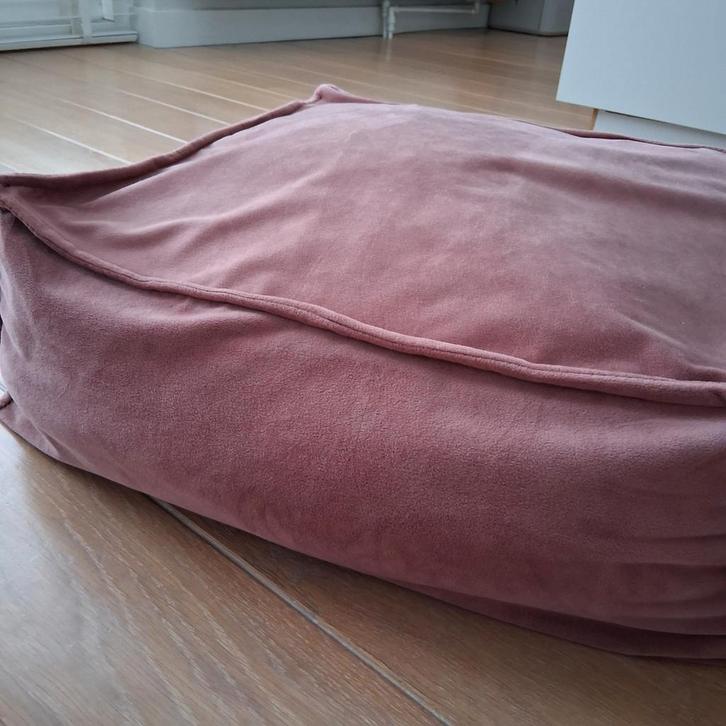 Kussen / Kattenkussen - Roze Designed by Lotte, Huis en Inrichting, Zitzakken, Zo goed als nieuw, Zitzak, Roze, Ophalen of Verzenden