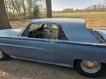 Ford Thunderbird 1962 met rijbare brandschade beschikbaar voor biedingen