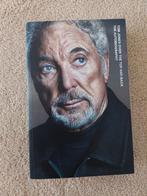Tom Jones - Over the Top and Back (Autobiografie), Ophalen of Verzenden, Zo goed als nieuw, Tom Jones, Film, Tv en Media