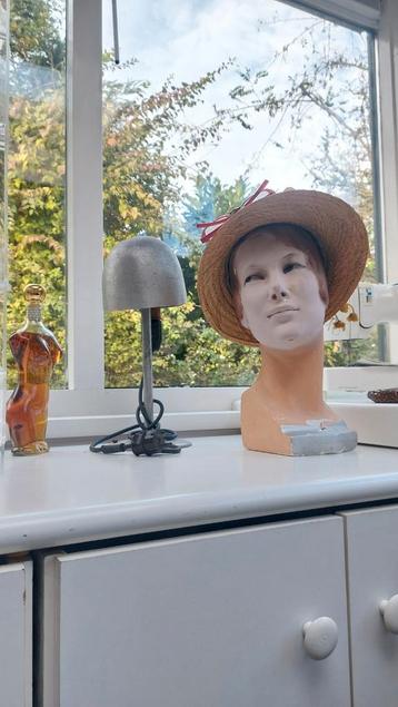 mannequinhoofd vintage beschikbaar voor biedingen