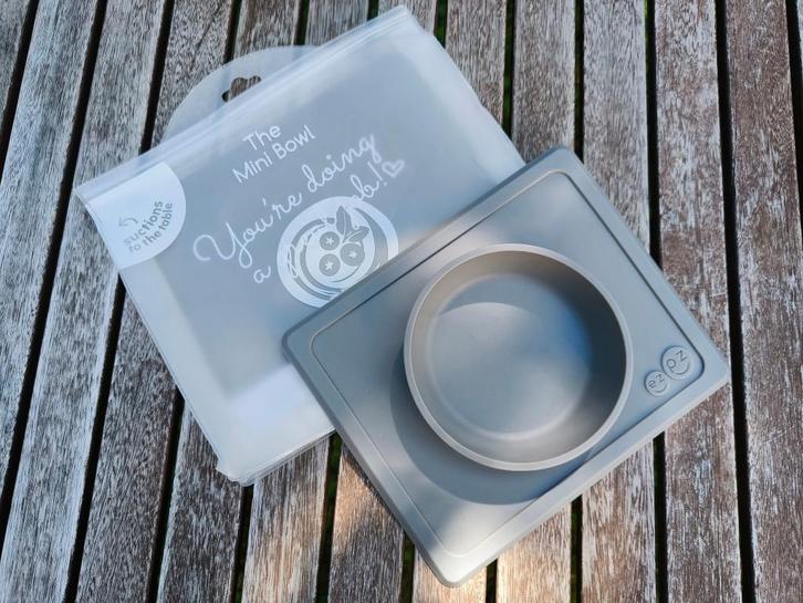EZPZ The Mini Bowl - babyschaaltje met placemat, Kinderen en Baby's, Babyvoeding en Toebehoren, Zo goed als nieuw, Overige typen