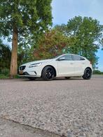 Volvo V40 1.5 T3 152PK Geartronic 2019 Wit, Auto's, Volvo, 65 €/maand, Zwart, 4 cilinders, 700 kg