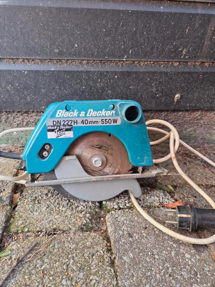 Black & Decker Cirkelzaag DN227H, Doe-het-zelf en Verbouw, Gereedschap | Zaagmachines, Gebruikt, Cirkelzaag, Minder dan 600 watt