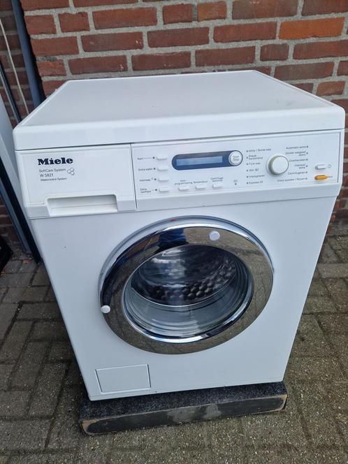 Miele softcare system W5821, Witgoed en Apparatuur, Wasmachines, Gebruikt, Voorlader, 8 tot 10 kg, 1600 toeren of meer, Ophalen