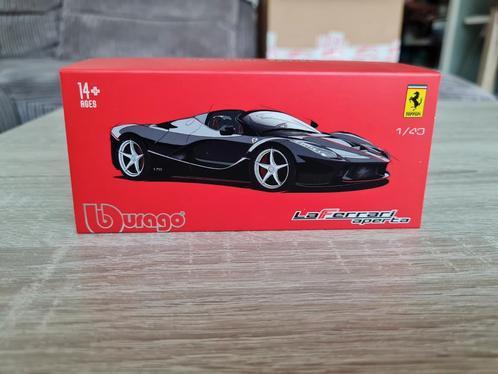 Ferrari La Ferrari Aperta rood 1:43 ( Bburago), Hobby en Vrije tijd, Modelauto's | 1:43, Nieuw, Auto, Overige merken, Ophalen of Verzenden