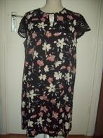 NIEUW! Schattige zwarte bloem jurk met kant maat XL 46, Verzenden, Nieuw, Maat 46/48 (XL) of groter, Zwart