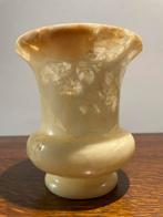 Vintage Albasten Vaasje - prachtig licht doorlatend, Huis en Inrichting, Woonaccessoires | Vazen, Ophalen, Steen, Gebruikt, Overige kleuren