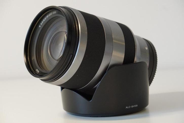 SONY ALPHA / NEX -18-200mm ZILVER - TELEZOOM LENS - TOP, Audio, Tv en Foto, Fotografie | Lenzen en Objectieven, Zo goed als nieuw