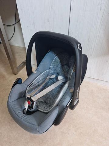 Maxi cosi pebble pro i-size + isofix base beschikbaar voor biedingen