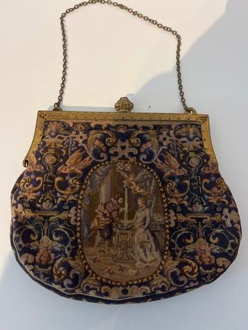 Oud Tapestry Tasje met Ketting beschikbaar voor biedingen