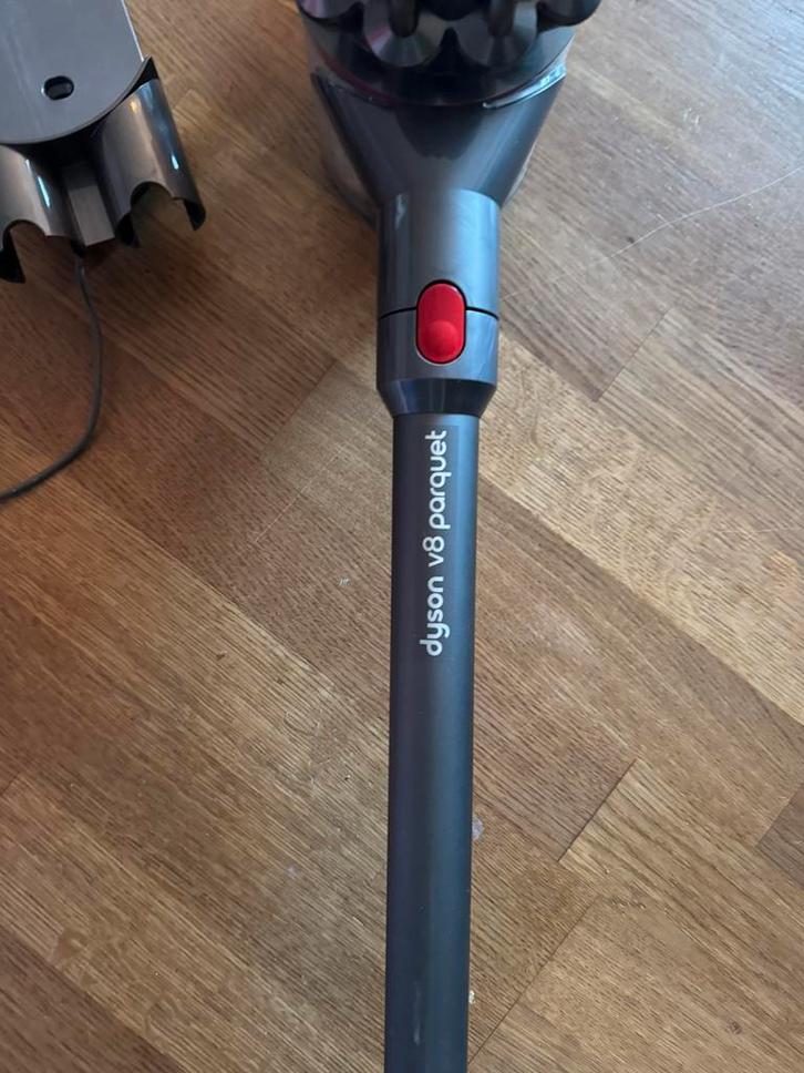 Dyson V8  steelstofzuiger., Witgoed en Apparatuur, Stofzuigers, Gebruikt, Stofzuiger, Ophalen
