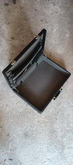 Koffertje met code slot, Sieraden, Tassen en Uiterlijk, Koffers, Gebruikt, Slot, Ophalen of Verzenden, Minder dan 35 cm