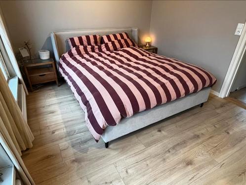 Tweepersoonsbed 1jaar oud Utrecht incl matrassen (160x200), Huis en Inrichting, Slaapkamer | Complete slaapkamers, Zo goed als nieuw