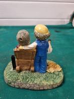 beeld ouder echtpaar love kunststof, Verzamelen, Beelden en Beeldjes, Ophalen of Verzenden