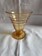 Art Deco ribbon vaas amberkleur, Antiek en Kunst, Antiek | Glas en Kristal, Ophalen of Verzenden