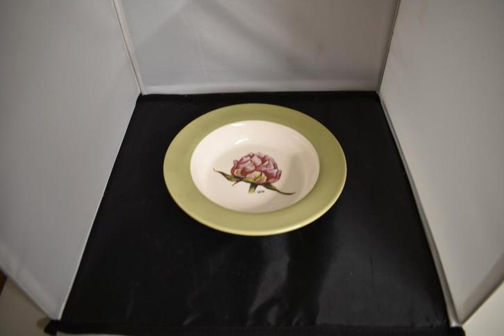 Diepe borden Jet Peony servies, Huis en Inrichting, Keuken | Servies, Nieuw, Bord(en), Overige stijlen, Overige materialen, Ophalen of Verzenden