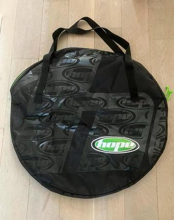 Beshermhoes fietswielen Hope beschikbaar voor biedingen