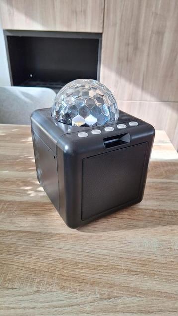 Karaoke Box met Discolamp & 2 Microfoons beschikbaar voor biedingen