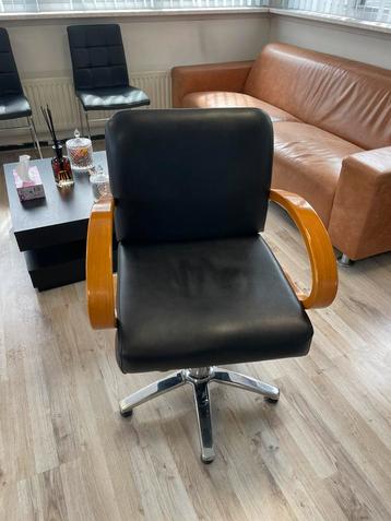 Barberstoel  beschikbaar voor biedingen