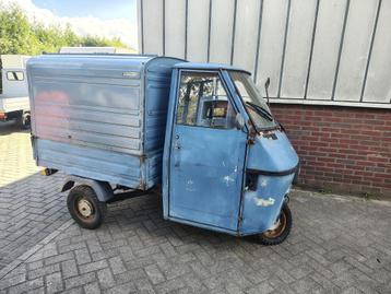 Piaggio Ape 50  en Lambro Lambretta voor opmaak of decoratie beschikbaar voor biedingen