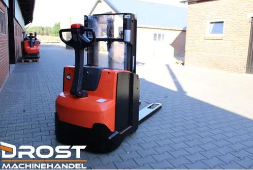Toyota SWE200d stapelaar elektrische met pompwagen functie, Zakelijke goederen, Machines en Bouw | Heftrucks en Intern transport