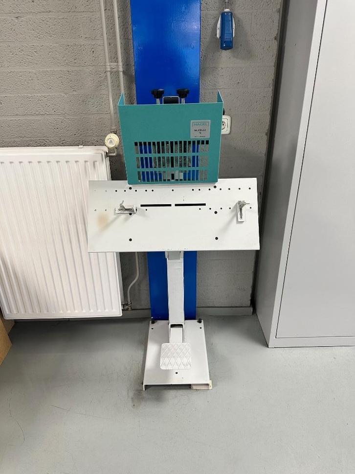 Nagel Multinak FS Nietmachine met 2 koppen, Antiek en Kunst, Kunst | Litho's en Zeefdrukken, Ophalen